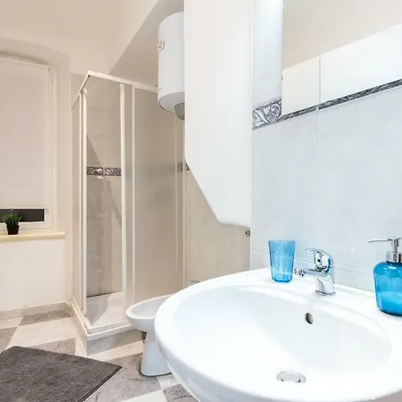 Dolac In Center Of Town Apartment