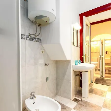 Apartment Dolac In Center Of Town Rijeka