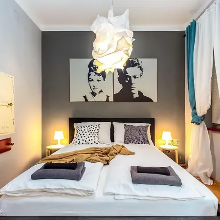 Dolac In Center Of Town Apartment